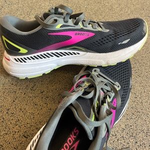 Brooks Adrenaline GTS